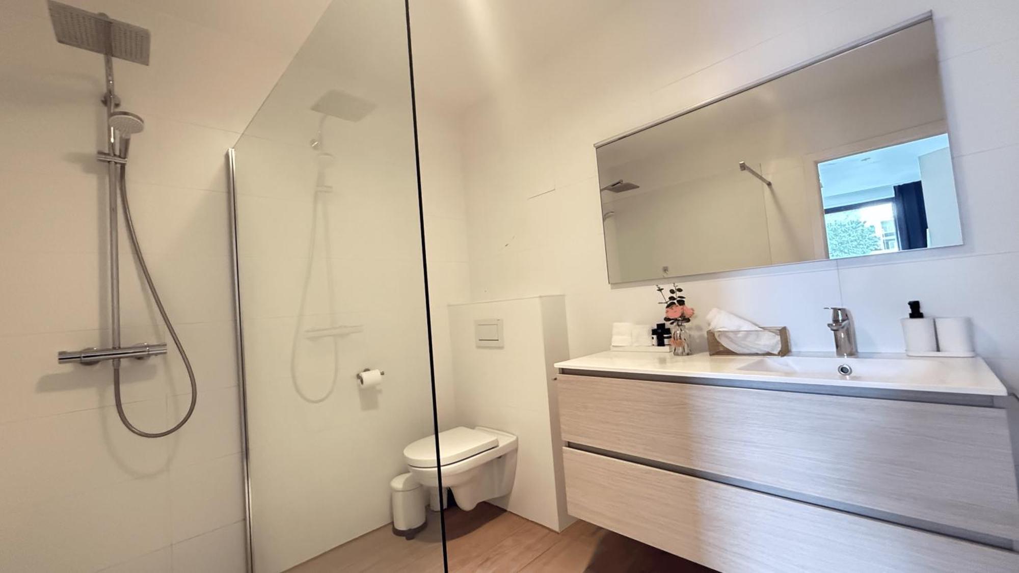 Oneluxstay Near Diamond District Antwerpia Zewnętrze zdjęcie
